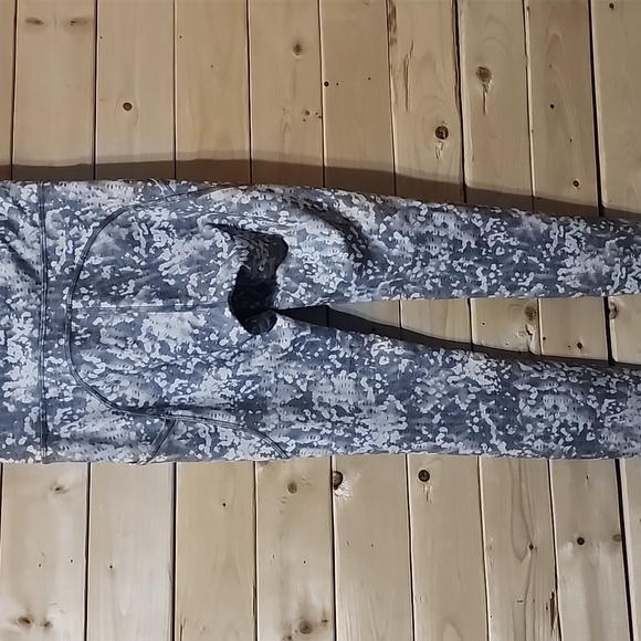 Lululemon High Rise Invigorate  NWT  Tights Leggings Size 4 - Picture 7 of 7